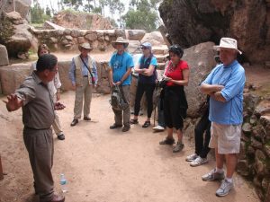 Cesar describing the stones at Qenqo